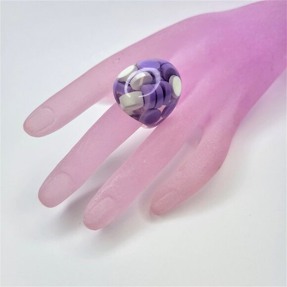 Chunky Oval Shape Resin Ring With Purple and White Pill Beads Lucite Large Ring - Picture 2 of 8